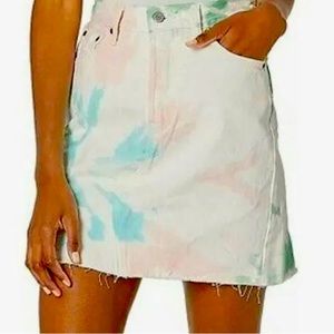 LEVI Premium high rise deconstructed skirt 27. NWT